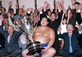 Kaio celebrates victory in sumo tourney